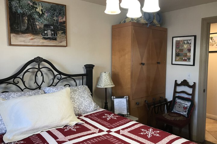 Room 24 of 63