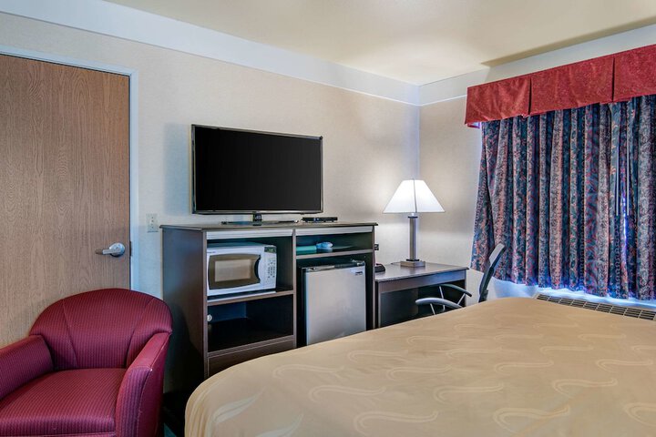 Room 72 of 107