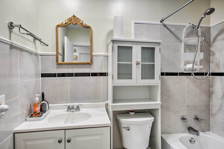 New! Laplace Townhome 9 Mi to Lake Pontchartrain!
