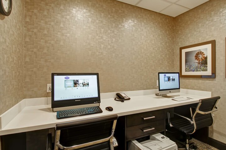 Business Center 37 of 37