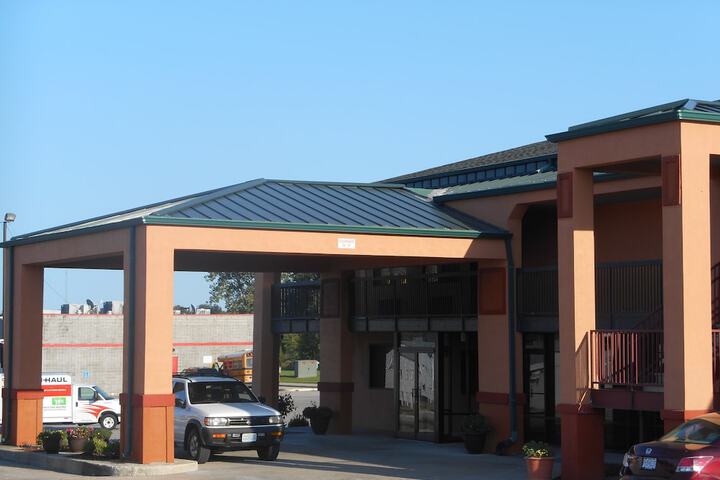 AmeriStay Inn