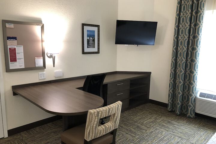 Room 32 of 74