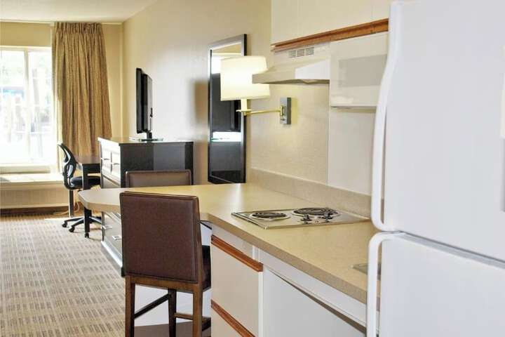 Studio 6 Extended Stay Chicago Vernon Hills Lincolnshire IL