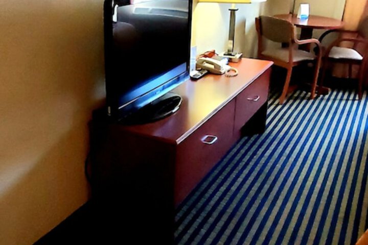 Super 8 by Wyndham Marshalltown
