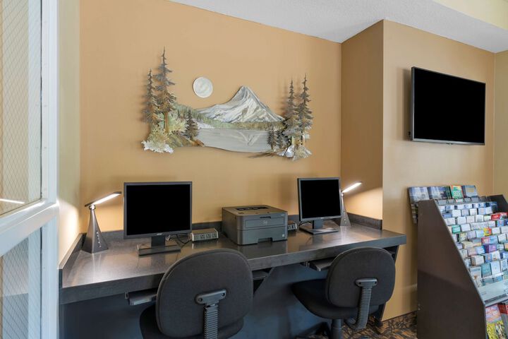 Business Center 37 of 37