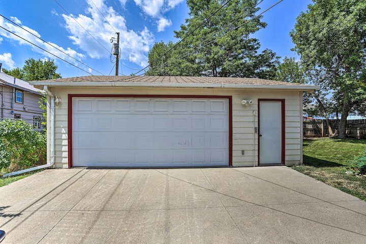 Centrally Located Sturgis Apt on Main St. w / Garage