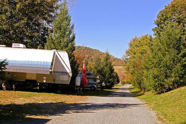 Robin Hill RV Resort & Campground - Caravan Park