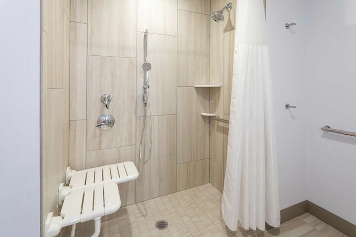 Room 9 of 27