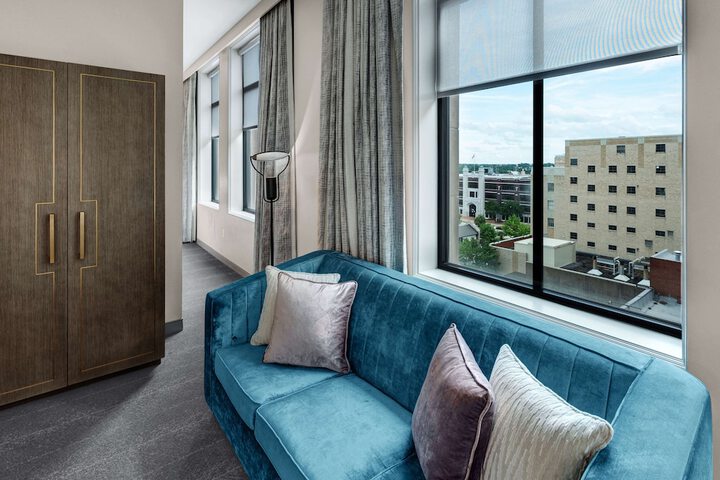 Tulsa Club Hotel Curio Collection by Hilton
