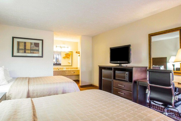 Room 11 of 24