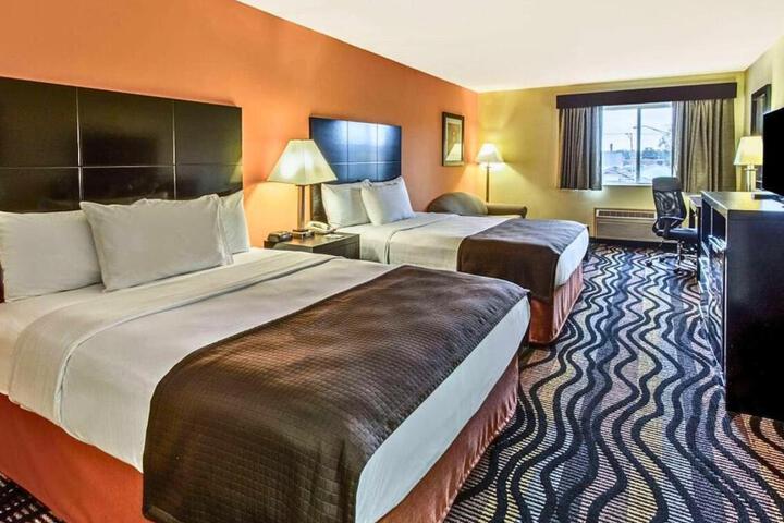 Rock Island Inn & Suites Streator IL