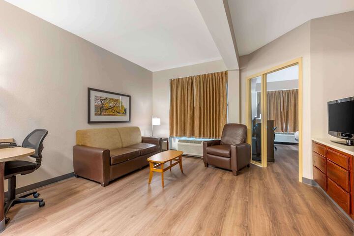 Room 20 of 33