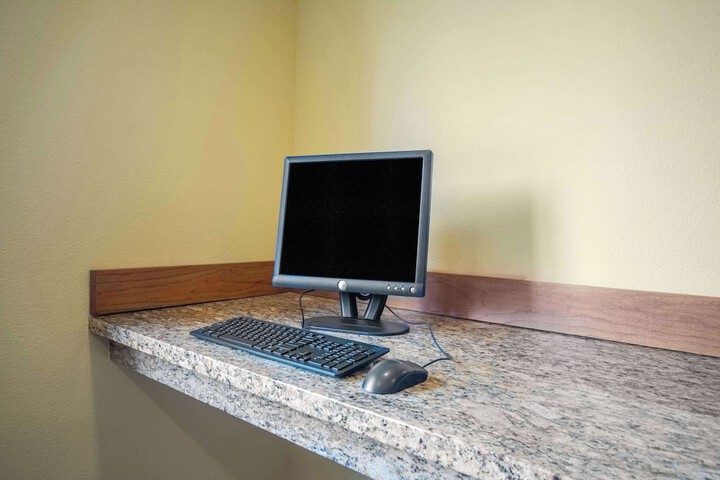 Business Center 36 of 36