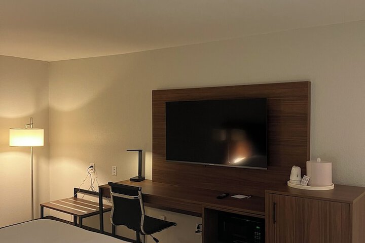 Wingate by Wyndham Dublin Near Claytor Lake State Park