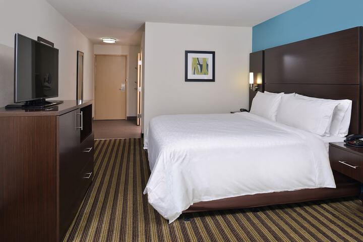 Room 22 of 37