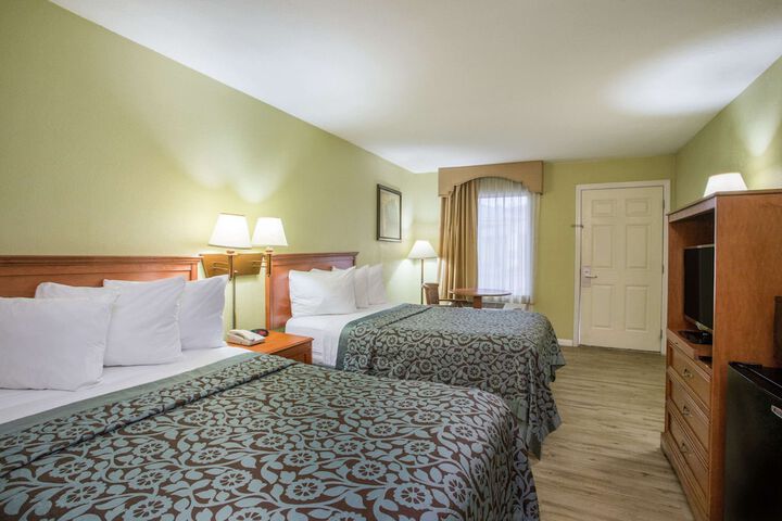 Room 10 of 20