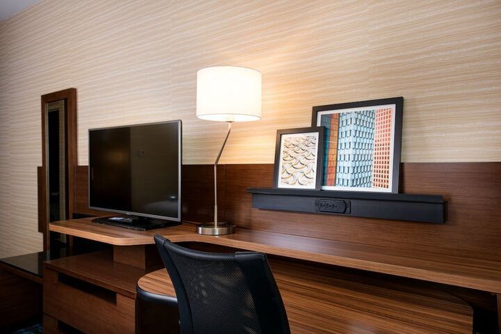 Room 14 of 36