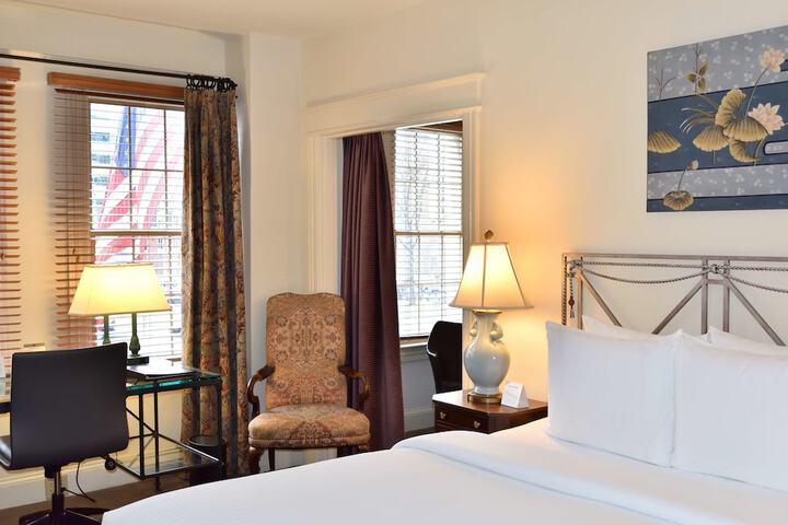 Hotel Lombardy