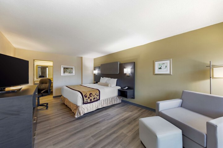 Room 17 of 36