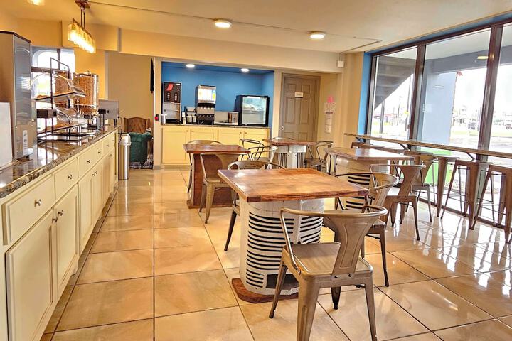 Breakfast/Coffee Service 18 of 21