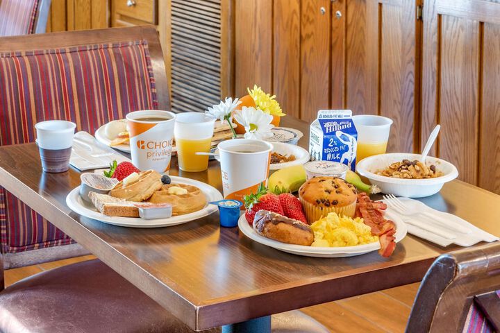 Breakfast/Coffee Service 47 of 54