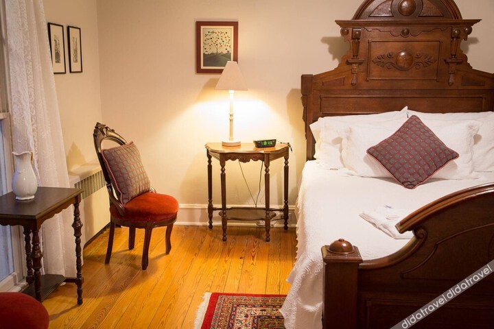 Inn at Stone Manor