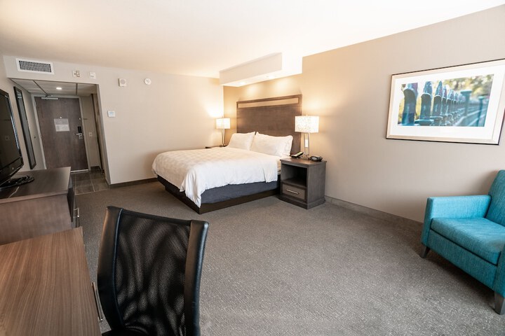 Room 43 of 77