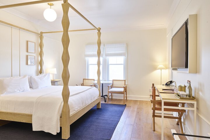 Room 40 of 66