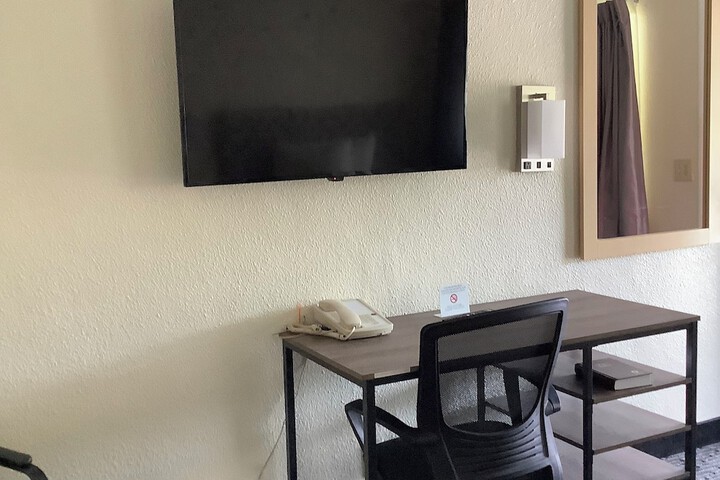 Room 28 of 41