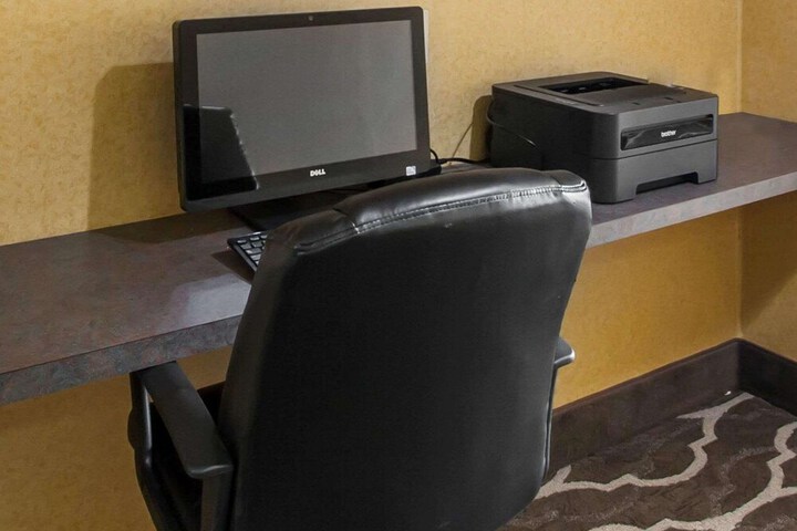 Quality Inn Hayti North
