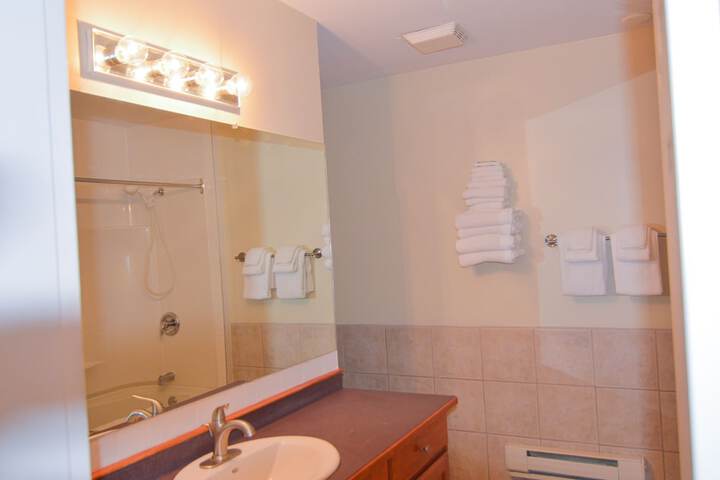 Shoreline Resort