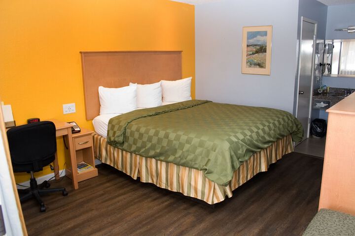 Room 18 of 35