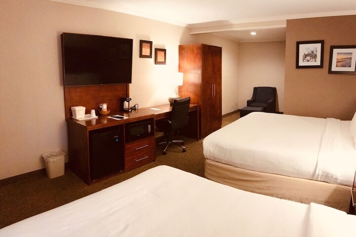 Room 52 of 136