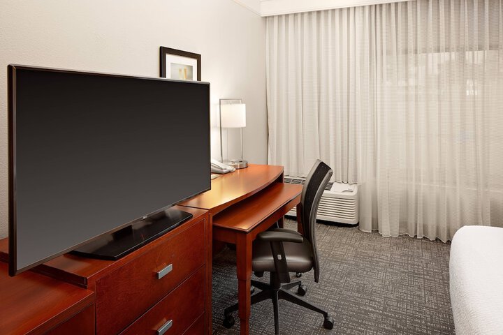 Room 16 of 25