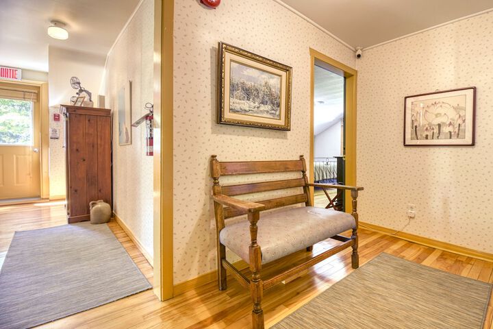 Room 19 of 62