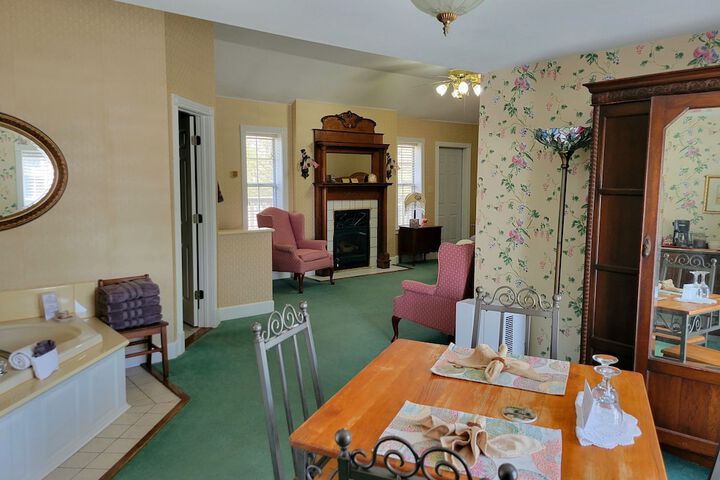 Room 22 of 125