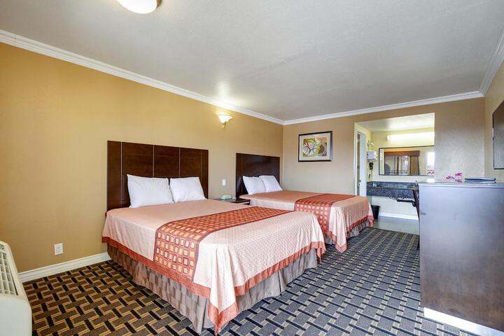 Room 10 of 23