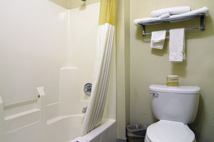 Room 21 of 40