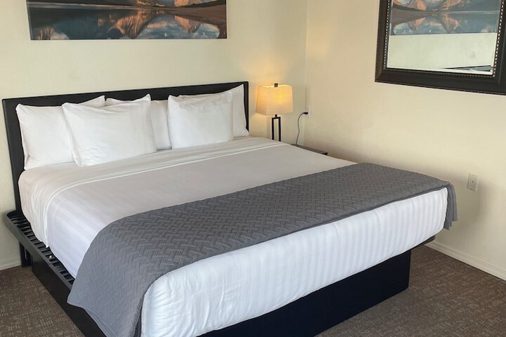 Room 49 of 60