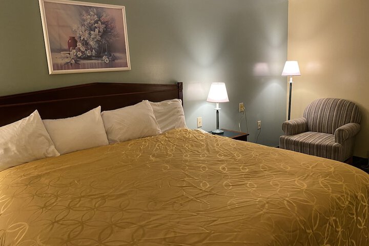 Knights Inn & Suites Dublin