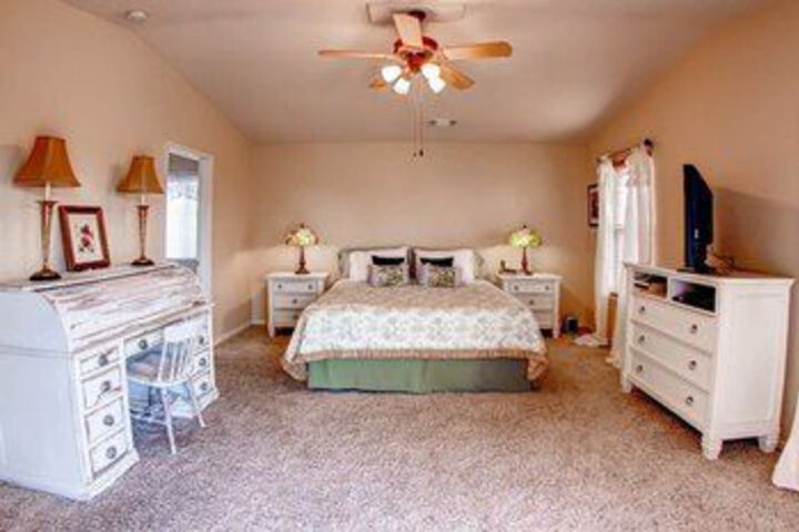 Paso City View 3 Br Home by RedAwning