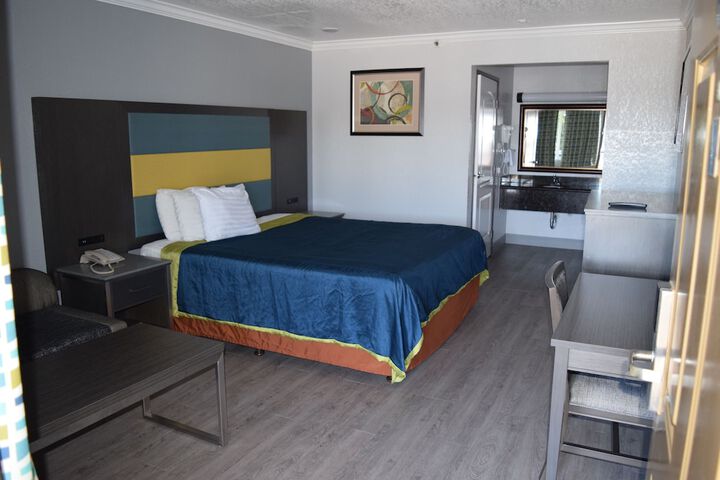 Room 33 of 52