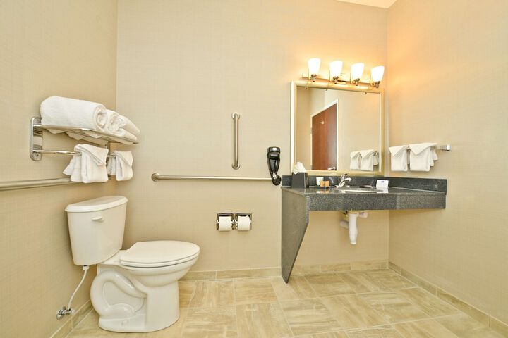 Room 15 of 34
