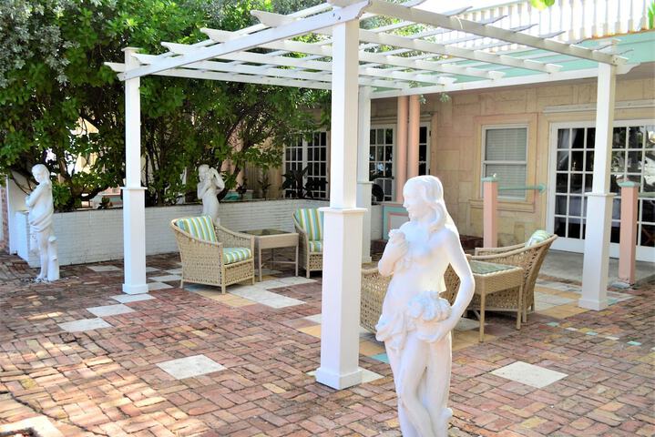 Southernmost House - Adult Exclusive