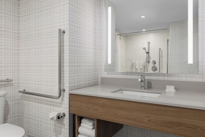 Hampton Inn by Hilton Montreal East Anjou
