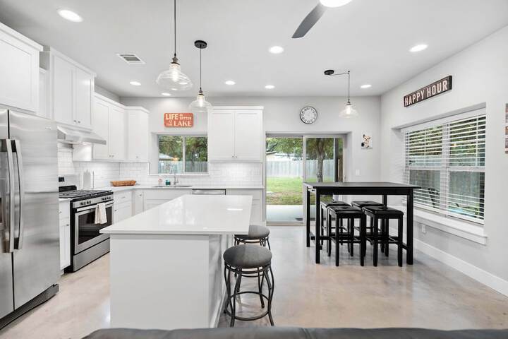 Peaceful Cottage w / Grill Mins to Lake Travis