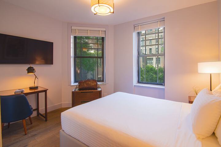 Room 26 of 104
