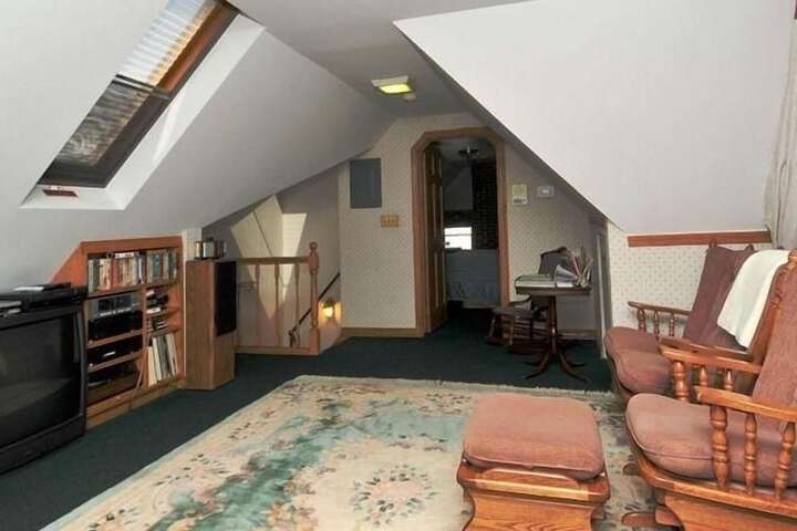 Victorian Loft B & B