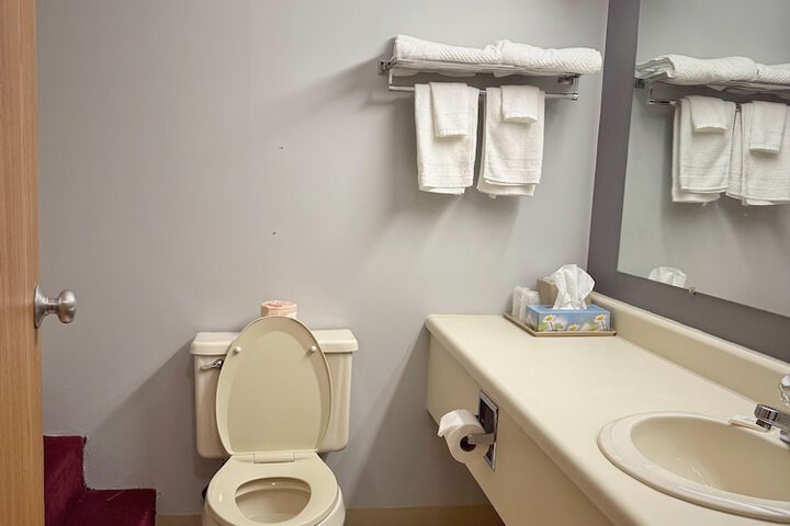 Room 13 of 22