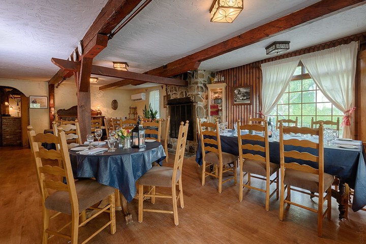 Dining 57 of 71